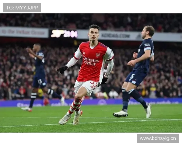 库杜斯与马丁内利:冲击型边锋的两种发展路径解析 库杜斯与马丁内利:冲击型边锋的两种发展路径解析