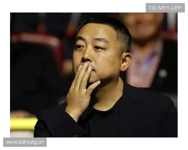 刘国梁这是把教练席当成私人俱乐部了？饭局照开不停啊！